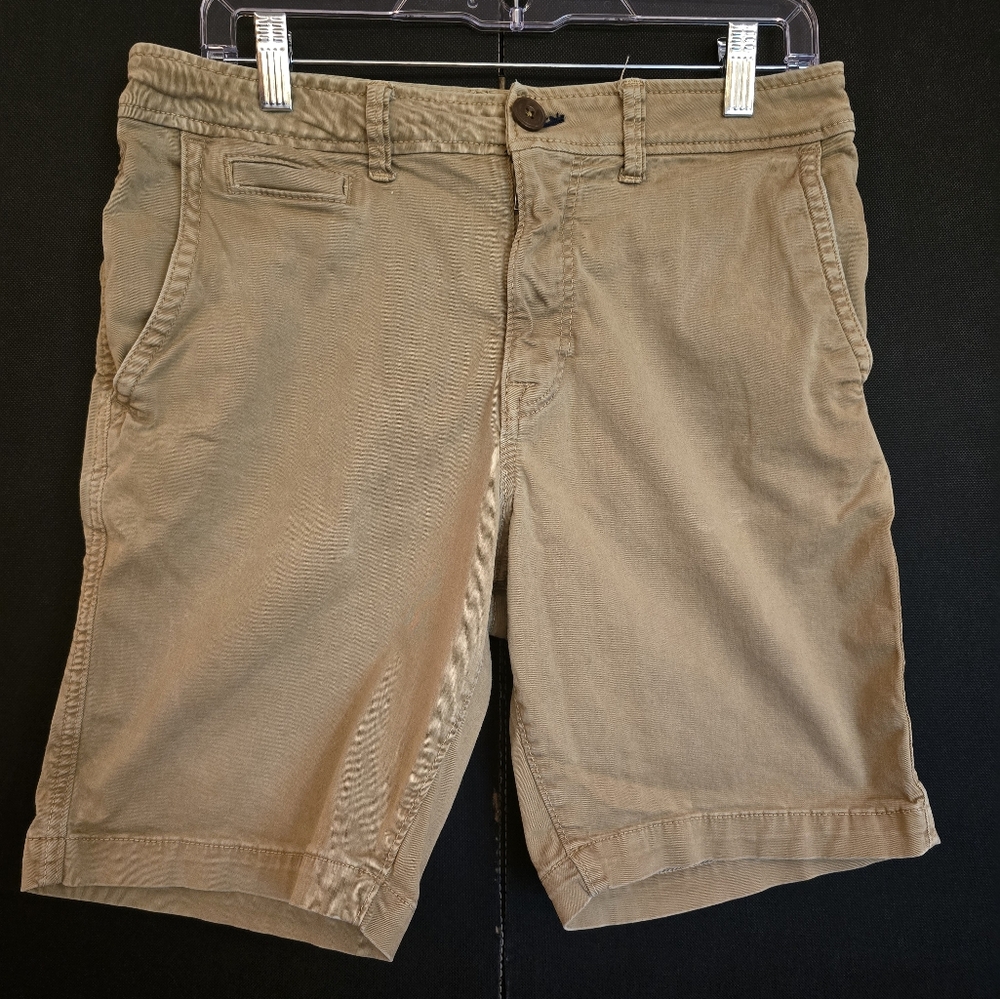 American Eagle men's khaki shorts size 32